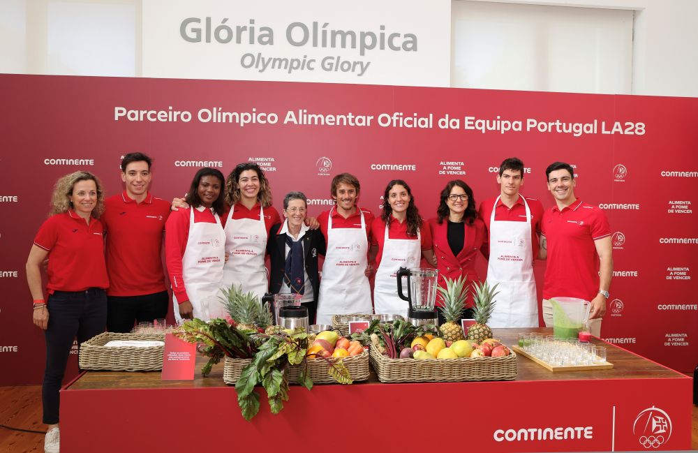 À mesa com os atletas 2026 04 09.jpg