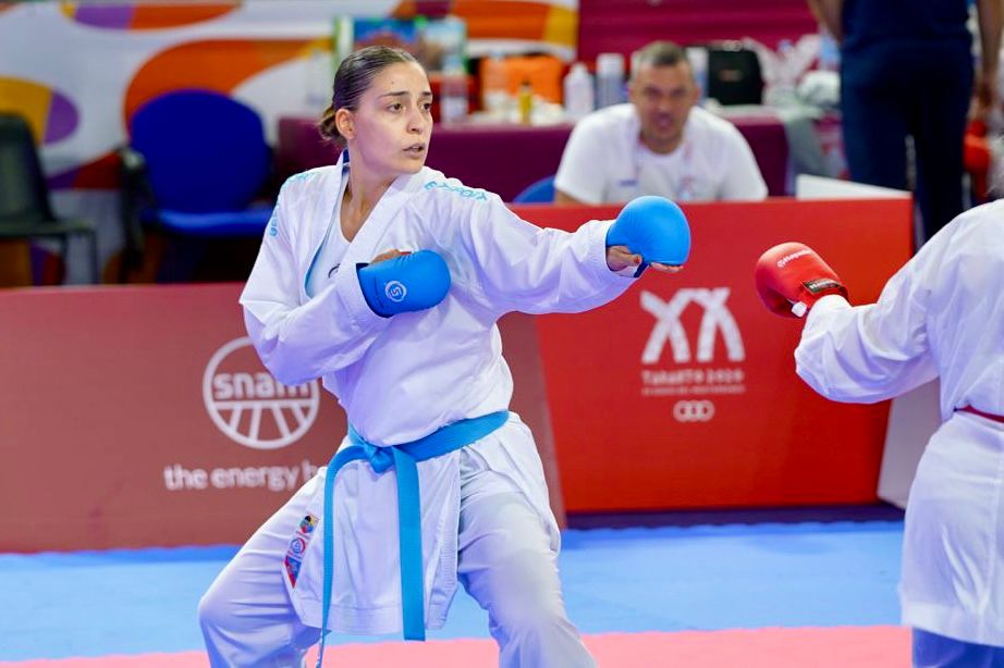 Rita Oliveira karate medalha.jpeg